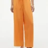 Leichte Pull-On-Hose aus Leinenmischung Leichte Pull-On-Hose aus Leinenmischung