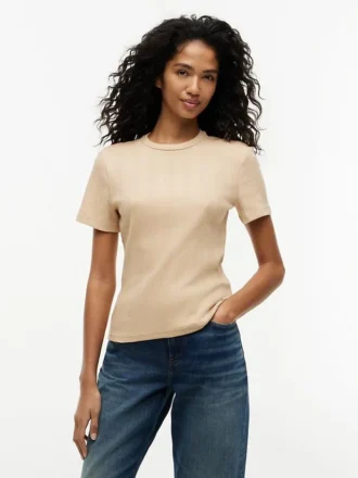 Leichtes T-Shirt aus Rippstrick Leichtes T-Shirt aus Rippstrick