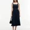Midi-Kleid mit Gürtel und Kontrastnähten Midi-Kleid mit Gürtel und Kontrastnähten