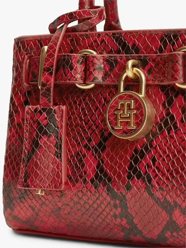 Mikro-Tasche aus Leder mit Schlangenprägung Mikro-Tasche aus Leder mit Schlangenprägung