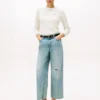 Moderne Jeans mit hoher Leibhöhe und weitem Bein Moderne Jeans mit hoher Leibhöhe und weitem Bein