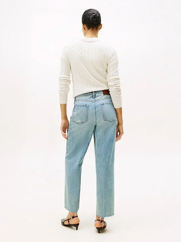 Moderne Jeans mit hoher Leibhöhe und weitem Bein Moderne Jeans mit hoher Leibhöhe und weitem Bein