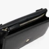 Monogramm-Verschluss, Clutch mit genarbter Klappe
