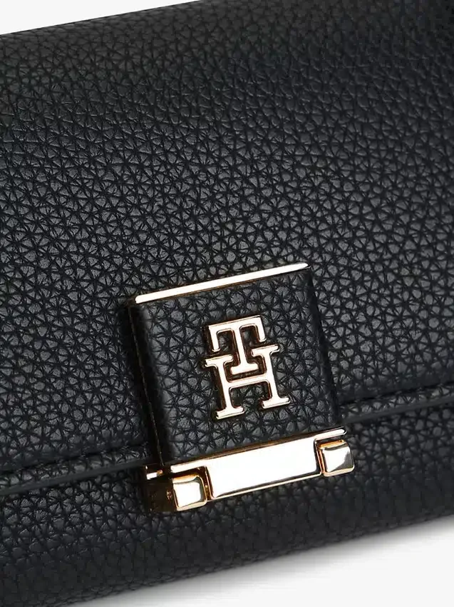 Monogramm-Verschluss, genarbte Dreifach-Geldbörse Monogramm-Verschluss, genarbte Dreifach-Geldbörse