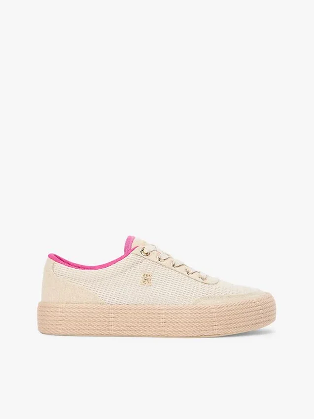 Plateausneaker aus Canvas mit gemischter Textur Plateausneaker aus Canvas mit gemischter Textur