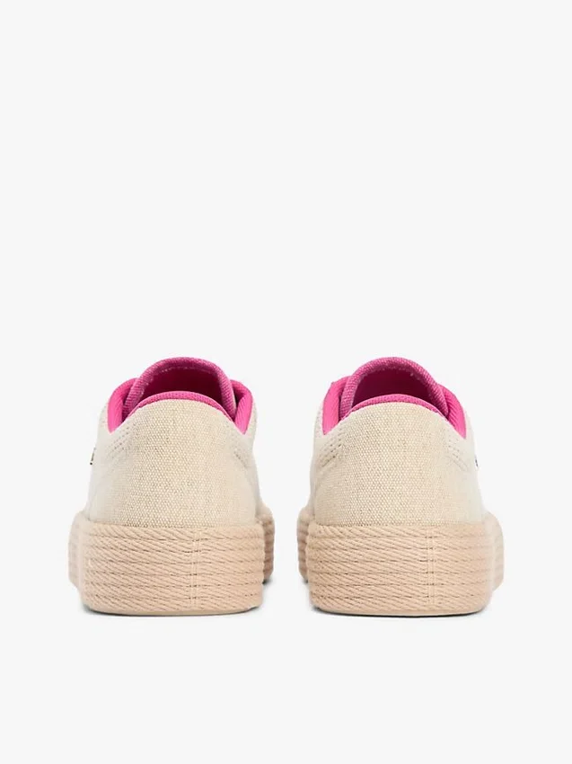 Plateausneaker aus Canvas mit gemischter Textur Plateausneaker aus Canvas mit gemischter Textur