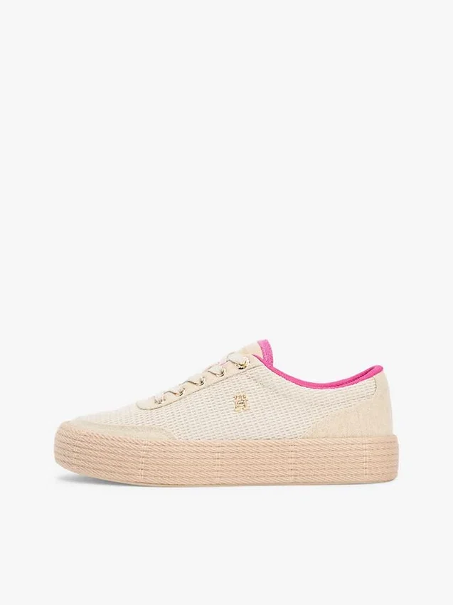Plateausneaker aus Canvas mit gemischter Textur Plateausneaker aus Canvas mit gemischter Textur