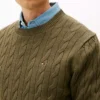 Pullover mit Rundhalsausschnitt und Zopfmuster Pullover mit Rundhalsausschnitt und Zopfmuster