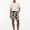 Regular Fit 7″ Shorts mit tropischem Print Regular Fit 7″ Shorts mit tropischem Print