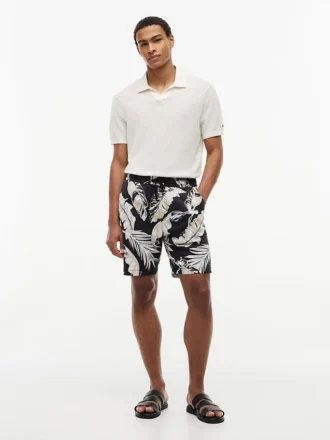 Regular Fit 7″ Shorts mit tropischem Print Regular Fit 7″ Shorts mit tropischem Print