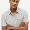Regular-Fit-Hemd aus gestreifter Leinenmischung Regular-Fit-Hemd aus gestreifter Leinenmischung