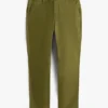 Schmal geschnittene Chino Schmal geschnittene Chino