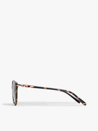 Sonnenbrille mit auffälligem Schmetterlingsrahmen Sonnenbrille mit auffälligem Schmetterlingsrahmen