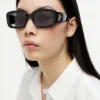 Sonnenbrille mit markantem rechteckigem Rahmen
