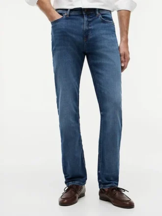 Stretch-Jeans in gerader Passform