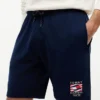 Sweatshorts mit gewelltem Flaggenlogo in Regular Fit Sweatshorts mit gewelltem Flaggenlogo in Regular Fit