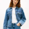 Taillierte Jeansjacke im Used-Look Taillierte Jeansjacke im Used-Look