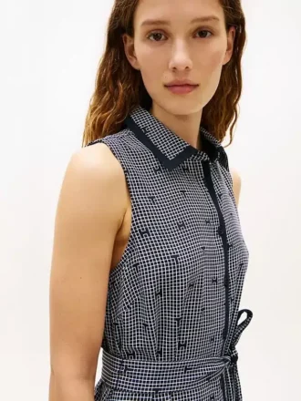 TH-Shirtkleid aus Krepp mit Gitterprint und Gürtel TH-Shirtkleid aus Krepp mit Gitterprint und Gürtel