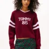 Tommy Jeans 85 Varsity-Pullover mit V-Ausschnitt Tommy Jeans 85 Varsity-Pullover mit V-Ausschnitt