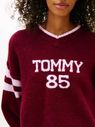 Tommy Jeans 85 Varsity-Pullover mit V-Ausschnitt