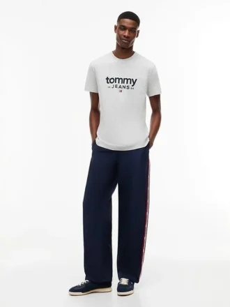 Tommy Jeans Logo Slim Fit T-Shirt