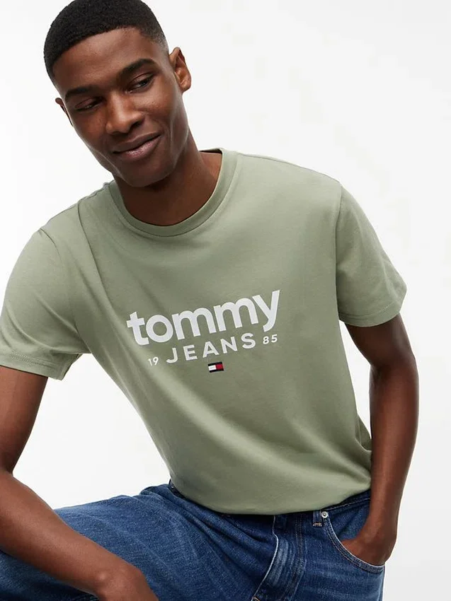 Tommy Jeans Logo Slim Fit T-Shirt Tommy Jeans Logo Slim Fit T-Shirt