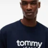 Tommy Jeans Logo Sweatshirt aus Wildlederimitat Tommy Jeans Logo Sweatshirt aus Wildlederimitat