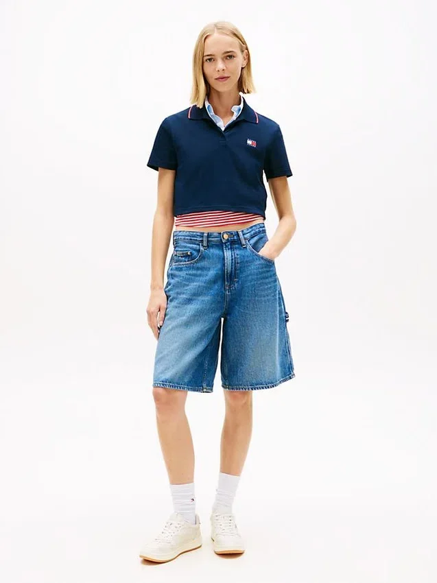 Tommy Jeans Polohemd in verkürzter, kastenförmiger Passform Tommy Jeans Polohemd in verkürzter, kastenförmiger Passform