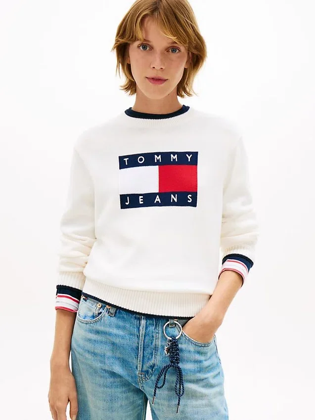 Tommy Jeans Pullover mit Flaggenlogo und Zierstreifen Tommy Jeans Pullover mit Flaggenlogo und Zierstreifen