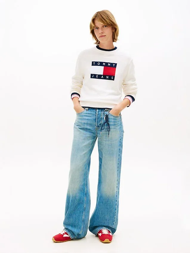 Tommy Jeans Pullover mit Flaggenlogo und Zierstreifen Tommy Jeans Pullover mit Flaggenlogo und Zierstreifen