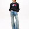 Tommy Jeans Pullover mit Flaggenlogo und Zierstreifen Tommy Jeans Pullover mit Flaggenlogo und Zierstreifen