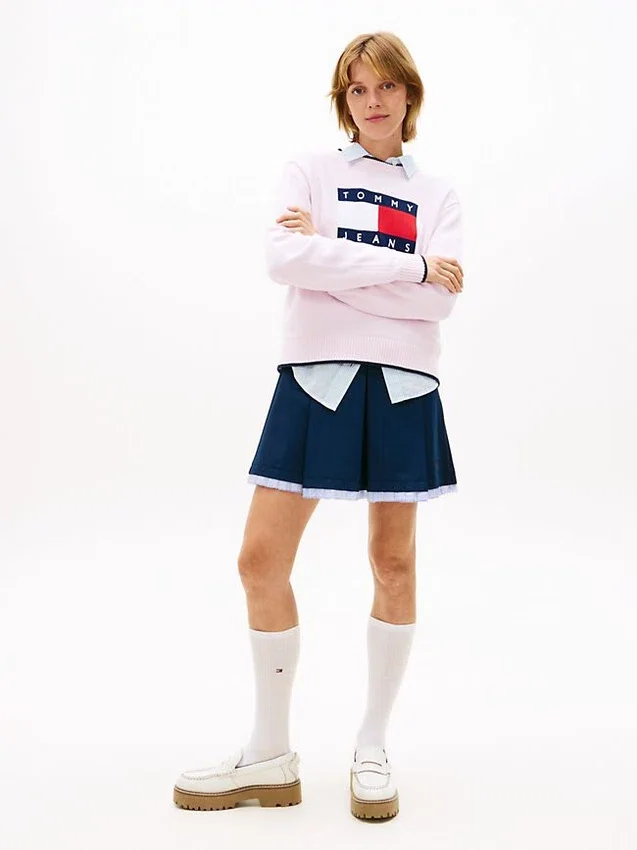 Tommy Jeans Pullover mit Flaggenlogo und Zierstreifen Tommy Jeans Pullover mit Flaggenlogo und Zierstreifen