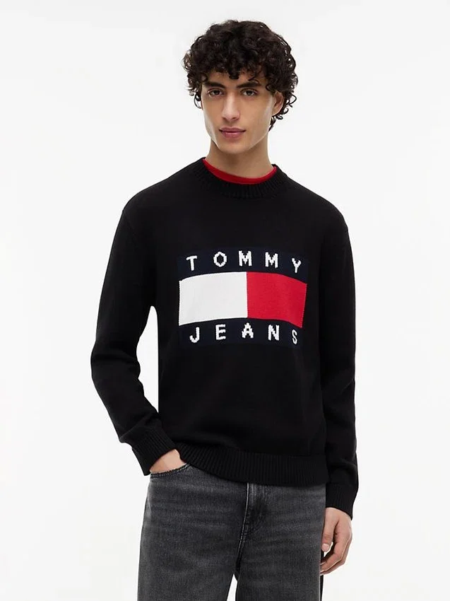 Tommy Jeans Pullover mit Rundhalsausschnitt und Flaggenlogo Tommy Jeans Pullover mit Rundhalsausschnitt und Flaggenlogo