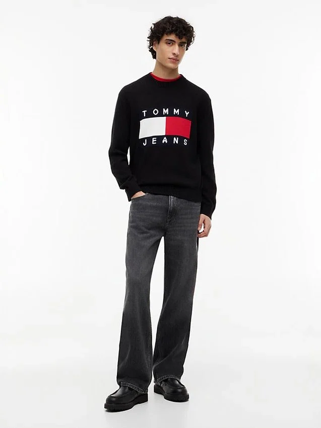 Tommy Jeans Pullover mit Rundhalsausschnitt und Flaggenlogo Tommy Jeans Pullover mit Rundhalsausschnitt und Flaggenlogo