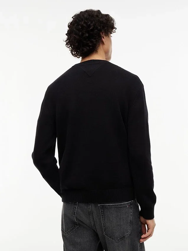 Tommy Jeans Pullover mit Rundhalsausschnitt und Flaggenlogo Tommy Jeans Pullover mit Rundhalsausschnitt und Flaggenlogo