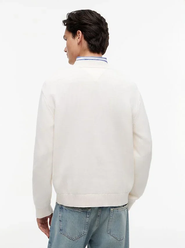 Tommy Jeans Pullover mit Rundhalsausschnitt und Flaggenlogo Tommy Jeans Pullover mit Rundhalsausschnitt und Flaggenlogo