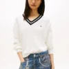 Tommy Jeans Pullover mit V-Ausschnitt und lockerer Passform Tommy Jeans Pullover mit V-Ausschnitt und lockerer Passform