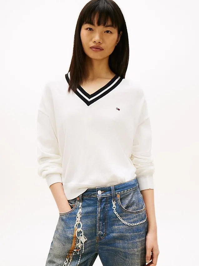 Tommy Jeans Pullover mit V-Ausschnitt und lockerer Passform Tommy Jeans Pullover mit V-Ausschnitt und lockerer Passform