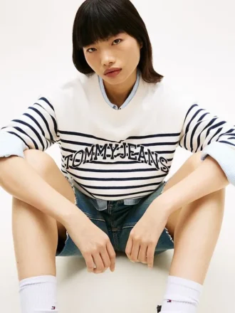 Tommy Jeans Pullover mit Varsity-Logo und Streifen