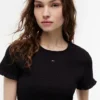 Tommy Jeans Slim Fit T-Shirt mit Rüschen Tommy Jeans Slim Fit T-Shirt mit Rüschen