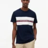Tommy Jeans T-Shirt mit charakteristischem Logo-Streifen Tommy Jeans T-Shirt mit charakteristischem Logo-Streifen