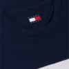 Tommy Jeans T-Shirt mit charakteristischem Logo-Streifen Tommy Jeans T-Shirt mit charakteristischem Logo-Streifen