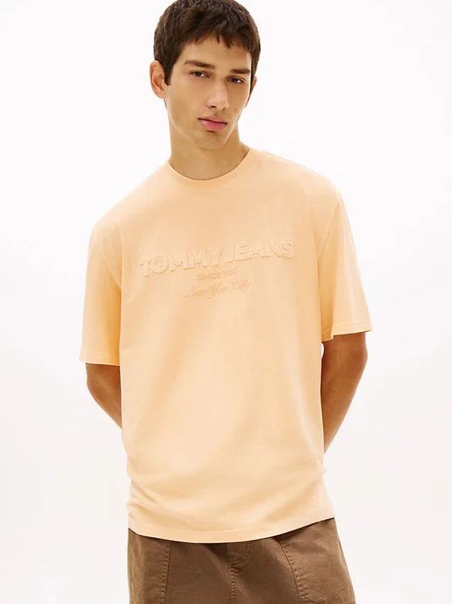 Tommy Jeans T-Shirt mit Distressed-Logo Tommy Jeans T-Shirt mit Distressed-Logo