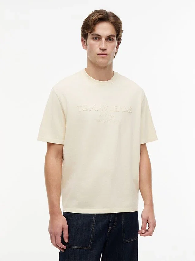 Tommy Jeans T-Shirt mit Distressed-Logo Tommy Jeans T-Shirt mit Distressed-Logo