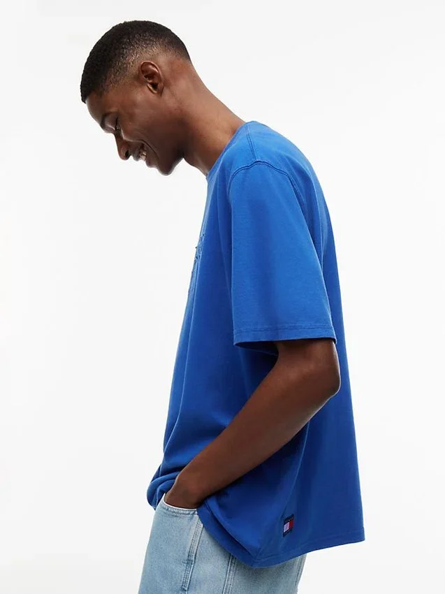 Tommy Jeans T-Shirt mit Distressed-Logo Tommy Jeans T-Shirt mit Distressed-Logo