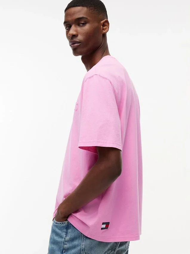 Tommy Jeans T-Shirt mit Distressed-Logo Tommy Jeans T-Shirt mit Distressed-Logo