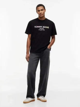 Tommy Jeans T-Shirt mit Farbverlauf-Logo Tommy Jeans T-Shirt mit Farbverlauf-Logo
