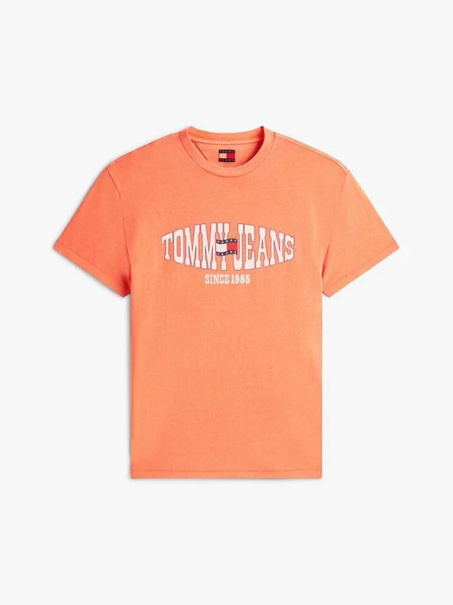 Tommy Jeans T-Shirt mit gewelltem Flaggenlogo Tommy Jeans T-Shirt mit gewelltem Flaggenlogo
