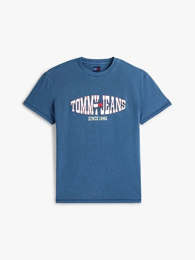 Tommy Jeans T-Shirt mit gewelltem Flaggenlogo Tommy Jeans T-Shirt mit gewelltem Flaggenlogo