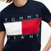 Tommy Jeans T-Shirt mit großem Flaggenlogo Tommy Jeans T-Shirt mit großem Flaggenlogo